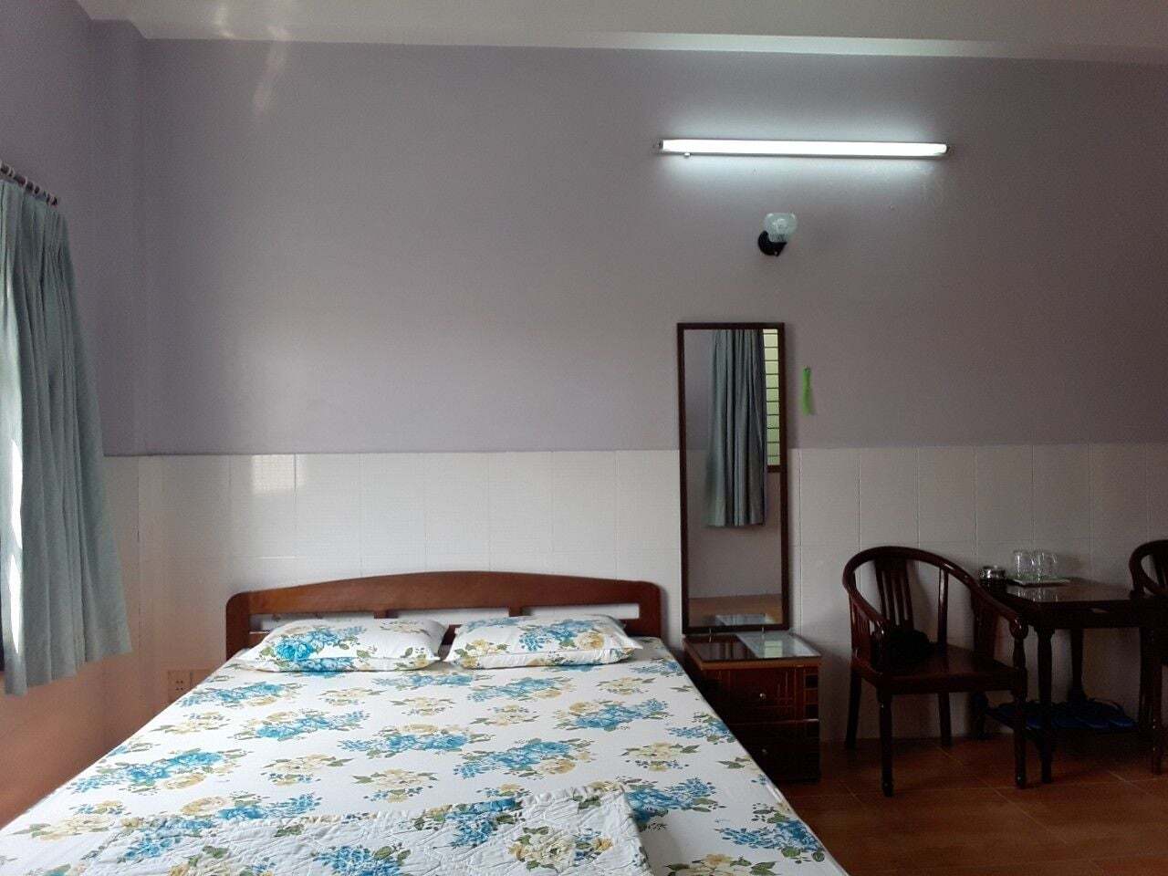 Thanh 1 Khách sạn bình dân 2*